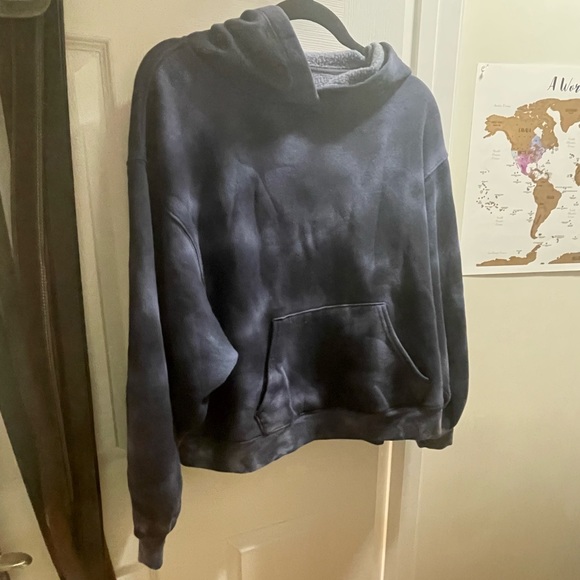 Blue tie dye matching set. - Picture 2 of 3